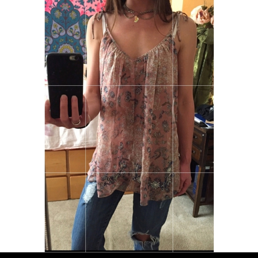 Beautiful flowy top XS-S